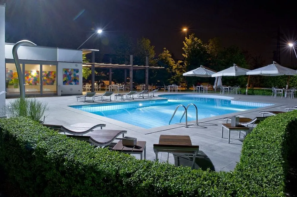 Settecento Hotel Presezzo 4*,